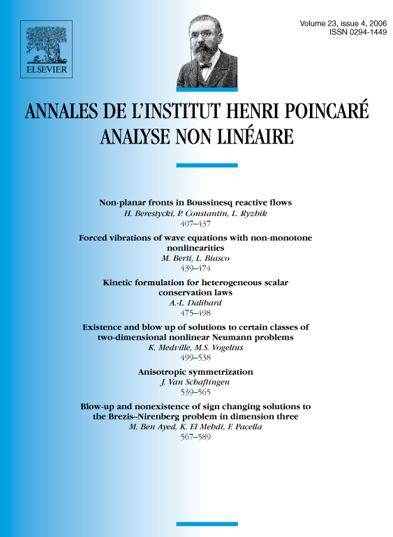 Kinetic formulation for heterogeneous scalar conservation laws cover